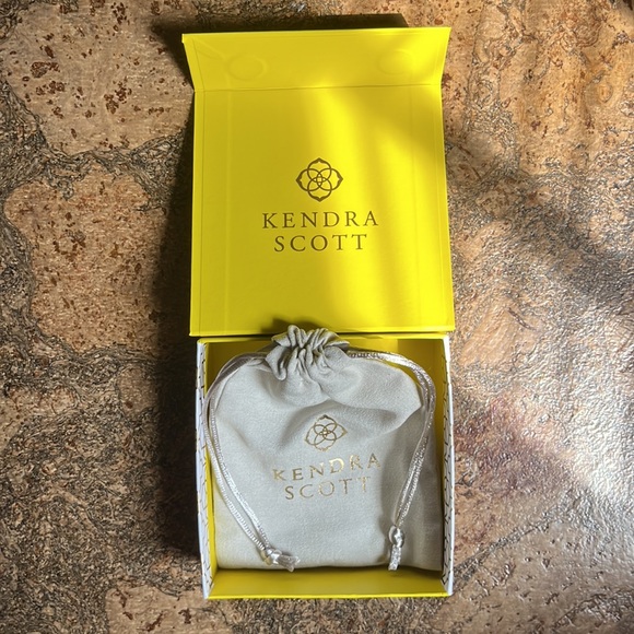 KENDRA SCOTT NECKLACE - Picture 9 of 9